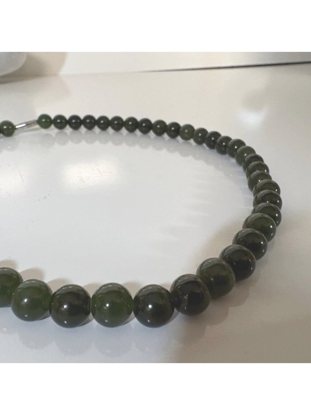 Vintage Graduated Dark Green Stone Bead Necklace 16.5 Inches Possible Jade Untes